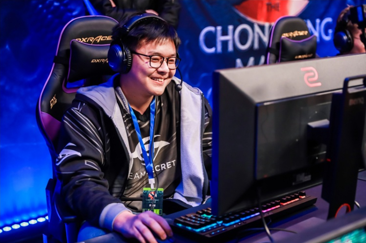 球锦标赛中 球锦标赛中